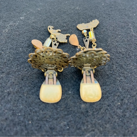Vintage Banana Bob Bronze Lion/Iridescent/Yellow Stone Dangle Clip On Earrings - Picture 8 of 11